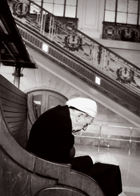 author : john strazza                    title: man in hoboken - 03