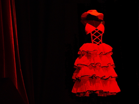 autor: paulo rodrigues
t&iacute;tulo: The invisible dancer in red