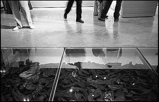 auteur : Patrick Tombelle                    titre: Yad Vashem, Holocaust Memorial, Jerusalem
