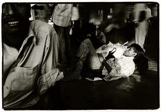 author: Stefan Rohner
title: 	New Delhi Train Station 1
