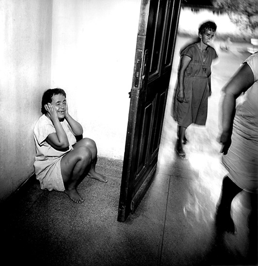 autor: Cláudio Edinger
t&iacute;tulo: Insane Asylum