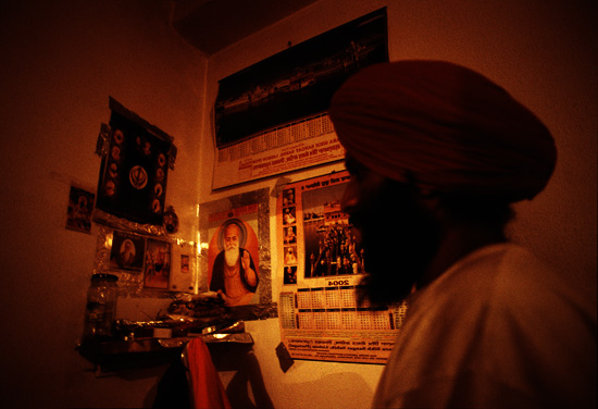 autor: Rui Mira
t&iacute;tulo: Singh em casa no final de Domingo