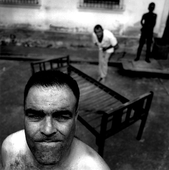 autor: Cláudio Edinger
t&iacute;tulo: Insane Asylum