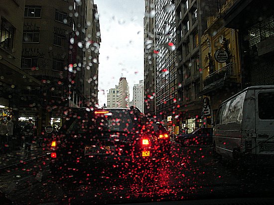 author: paulo rodrigues
title: Chuva Fria