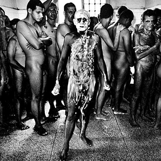 autor: Cláudio Edinger
t&iacute;tulo: Insane Asylum