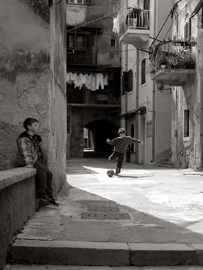 author: paulo rodrigues
title: Time of innocence