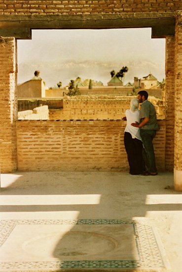 author: paulo rodrigues
title: Love wears no veil