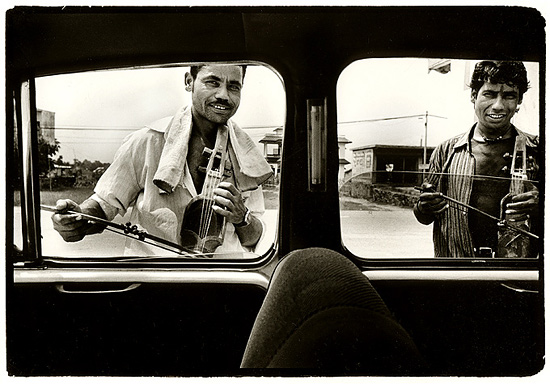 author: Stefan Rohner
title: somewhere between Varanasi & Kathmandu ... 2